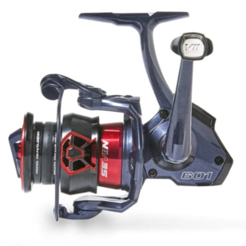 SEVIIN GS Spinning reel on a white background